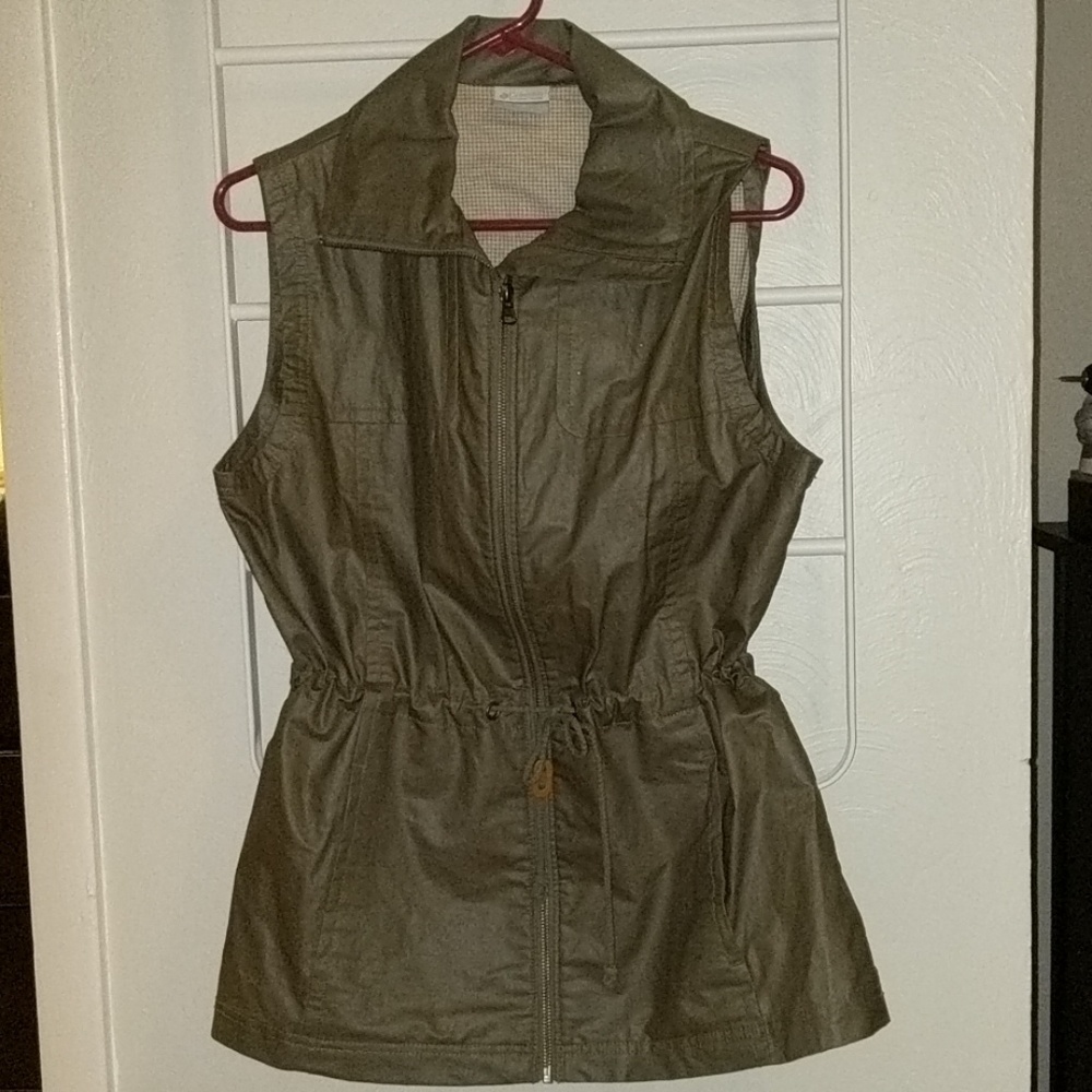 Columbia olive green, all-weather vest